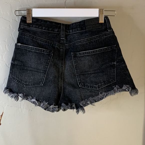 American eagle black denim cut off shorts size 00. Faded color five pockets - Picture 3 of 10